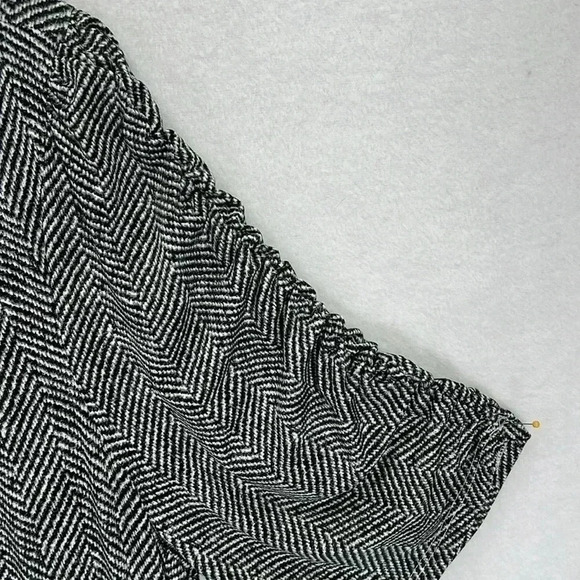 Torrid V-Neck Skater Dress Sz 18/20 Black/White Herringbone Cinch Front/Sleeves - Picture 7 of 10